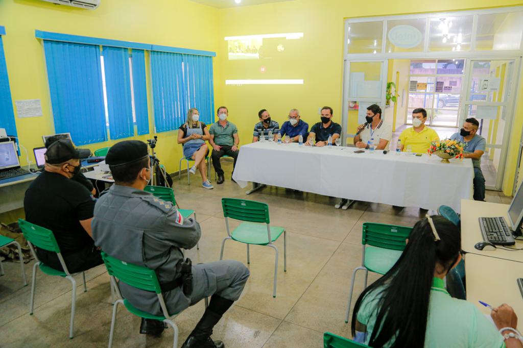 Comitê flexibiliza toque de recolher e libera esportes coletivos em Parintins Comitê flexibiliza toque de recolher e libera esportes coletivos em Parintins