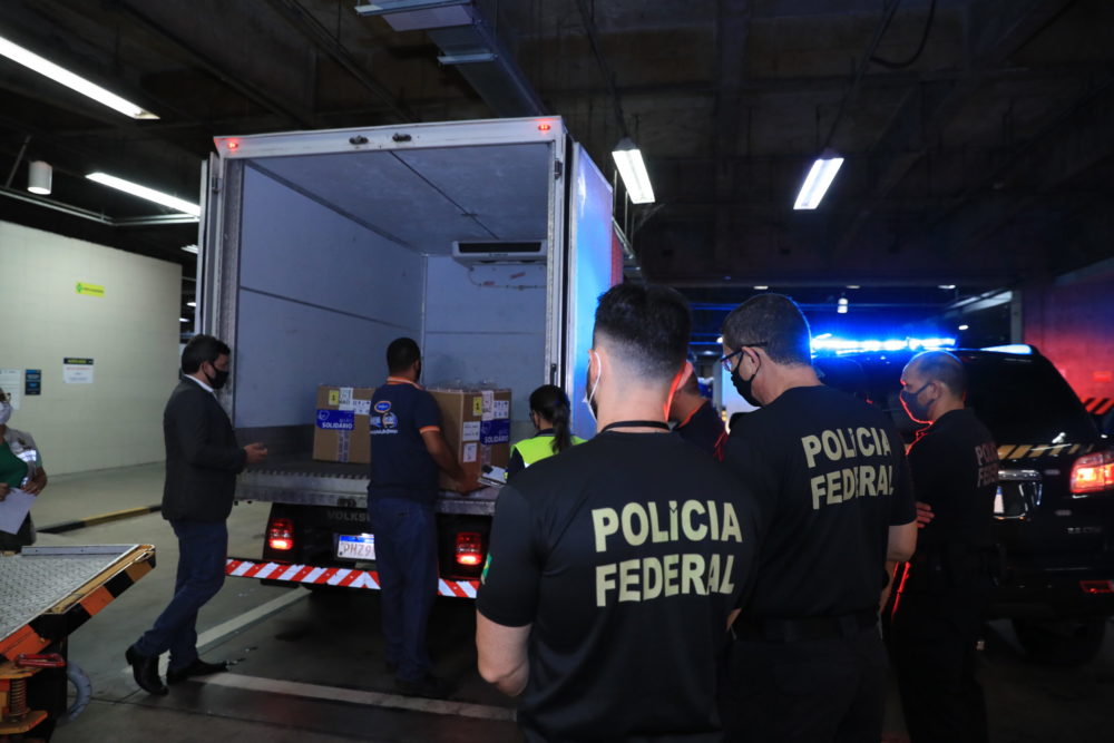Amazonas recebe 16.380 mil doses da vacina Pfizer Amazonas recebe 16.380 mil doses da vacina Pfizer