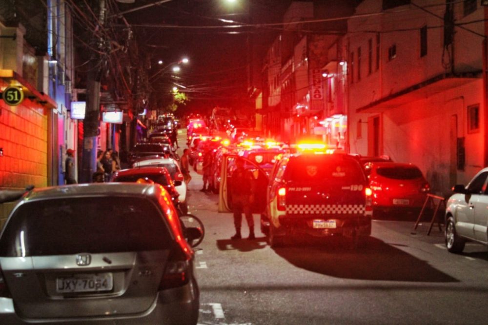 Festa clandestina &eacute; encerrada e CIF fecha oito estabelecimentos