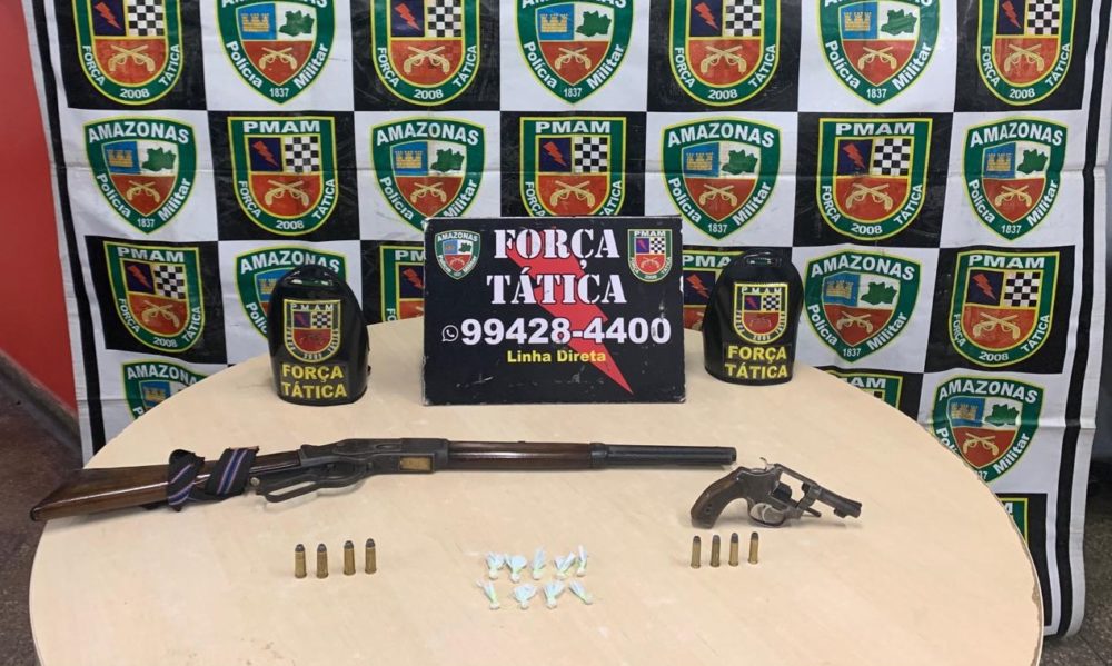 Ao tentar fugir sem pagar corrida, homem &eacute; preso com droga e armas