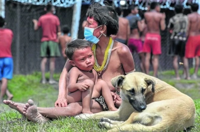 Yanomamis pedem ajuda após ataques constantes de garimpeiros Yanomamis pedem ajuda após ataques constantes de garimpeiros