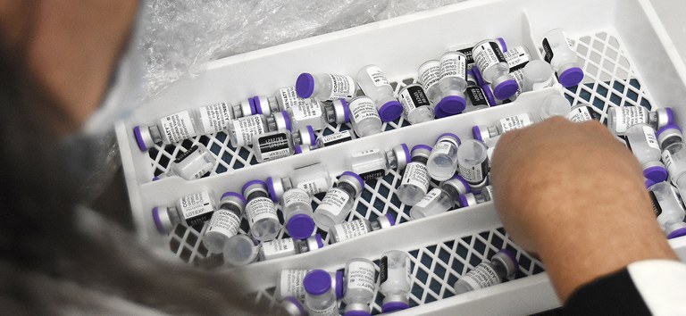 Brasil recebe mais 629 mil doses da vacina da Pfizer Brasil recebe mais 629 mil doses da vacina da Pfizer