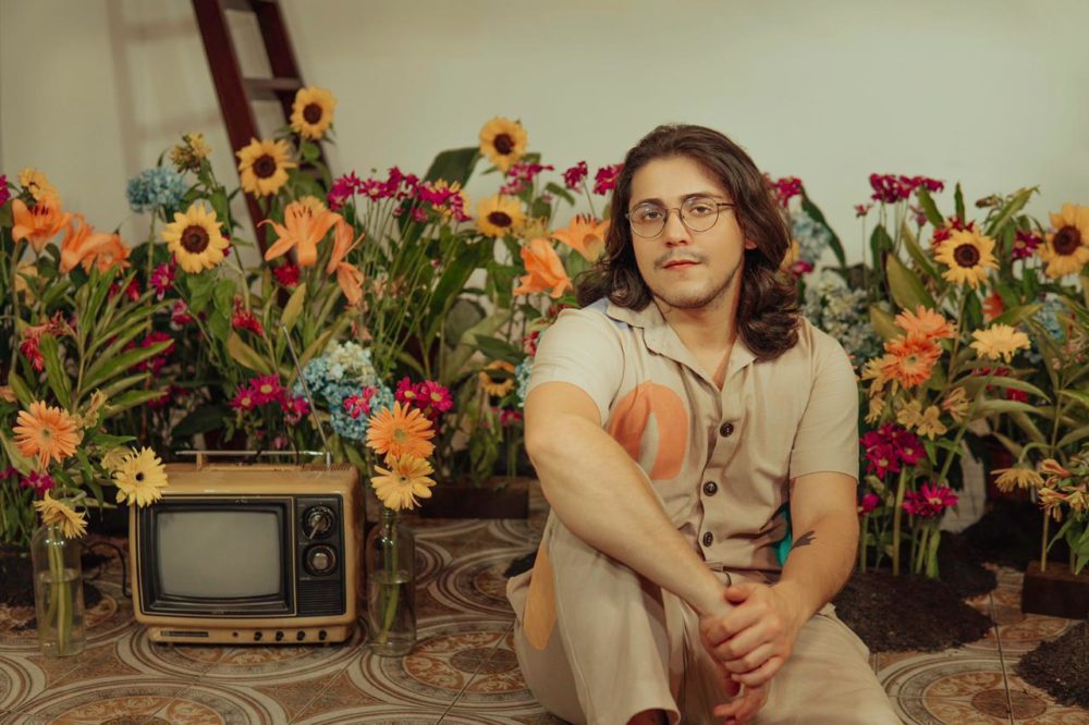 Cantor e compositor Santaella lança novo single nesta sexta Cantor e compositor Santaella lança novo single nesta sexta
