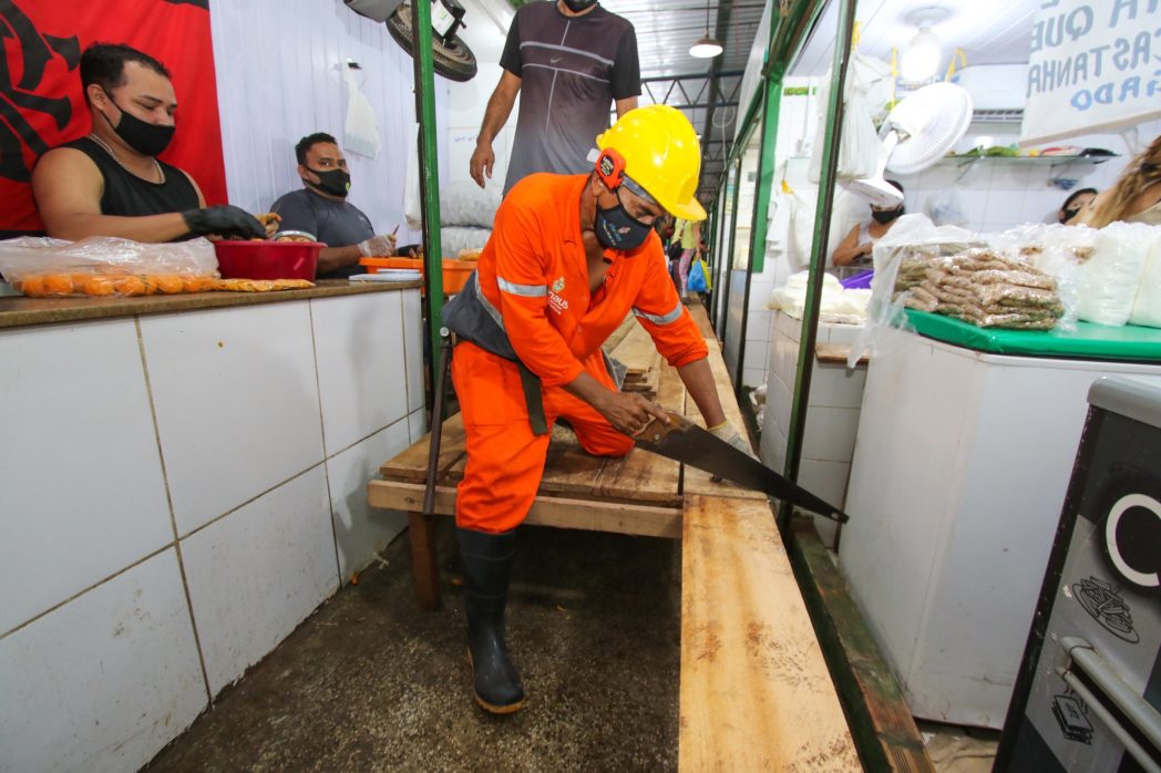 Construção de pontes, marombas e contenções avança na Manaus Moderna Construção de pontes, marombas e contenções avança na Manaus Moderna