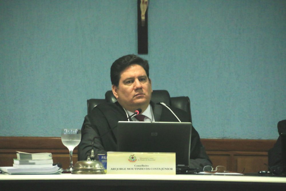 Conselheiro do TCE suspende contrata&ccedil;&atilde;o de R$ 8 milh&otilde;es para publicidade no Detran