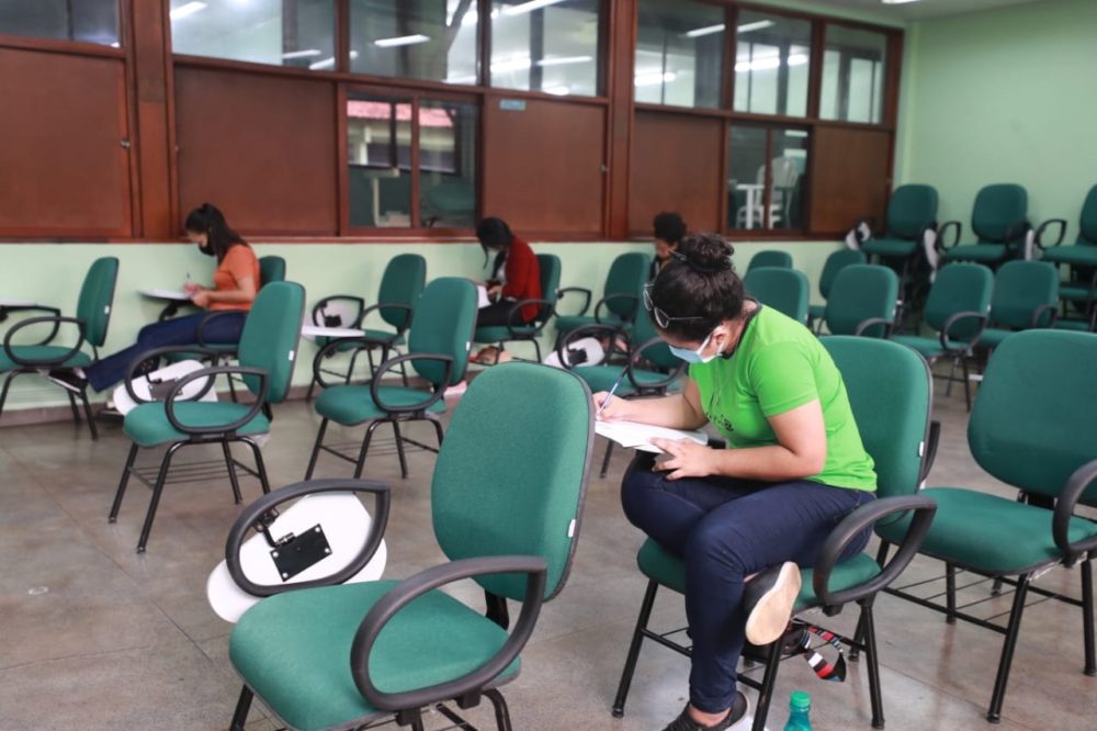 Com segurança e medidas de prevenção contra Covid, Vestibular da UEA iniciou neste domingo Com segurança e medidas de prevenção contra Covid, Vestibular da UEA iniciou neste domingo