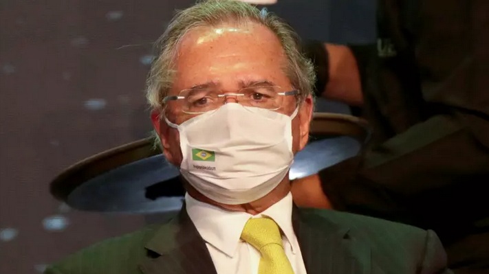 Guedes: 'vamos renovar o aux&iacute;lio e logo depois entra o novo Bolsa Fam&iacute;lia'