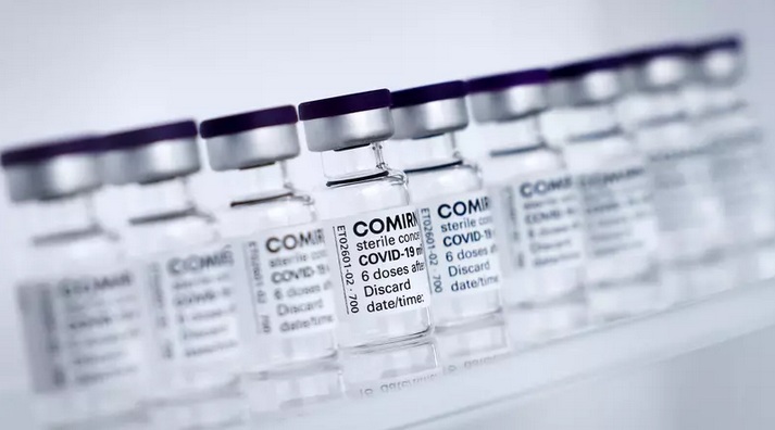 EUA compraram e v&atilde;o doar 500 milh&otilde;es de doses da vacina da Pfizer a todo o mundo