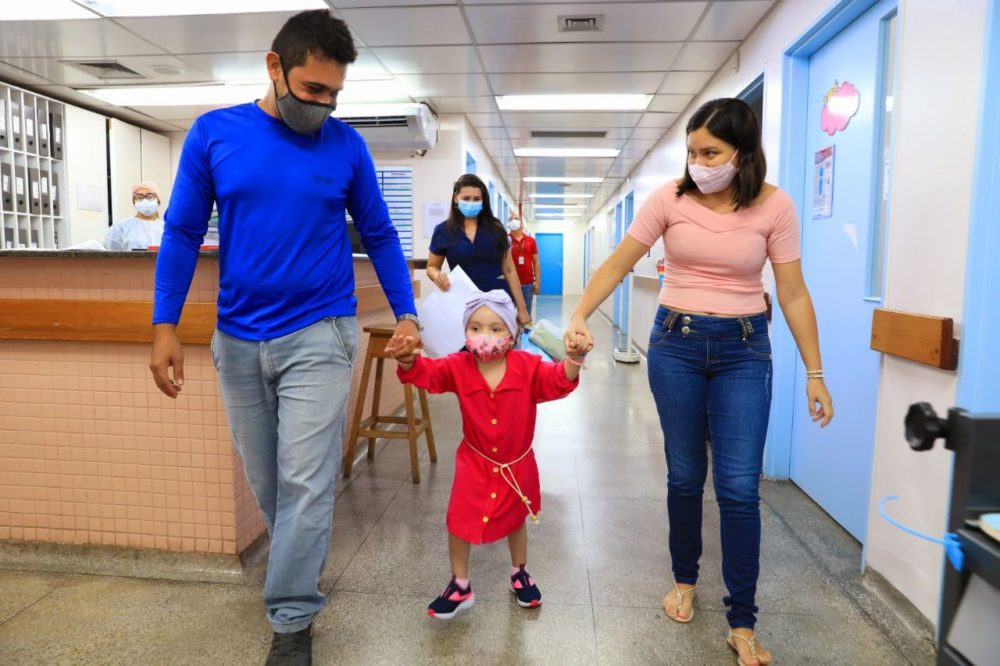 Menina recebe alta após dois meses internada no Hospital da Criança da zona Oeste Menina recebe alta após dois meses internada no Hospital da Criança da zona Oeste