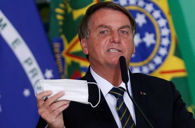 Presidente volta a defender que vacinados n&atilde;o usem m&aacute;scara, mas diz que decis&atilde;o ser&aacute; de governadores