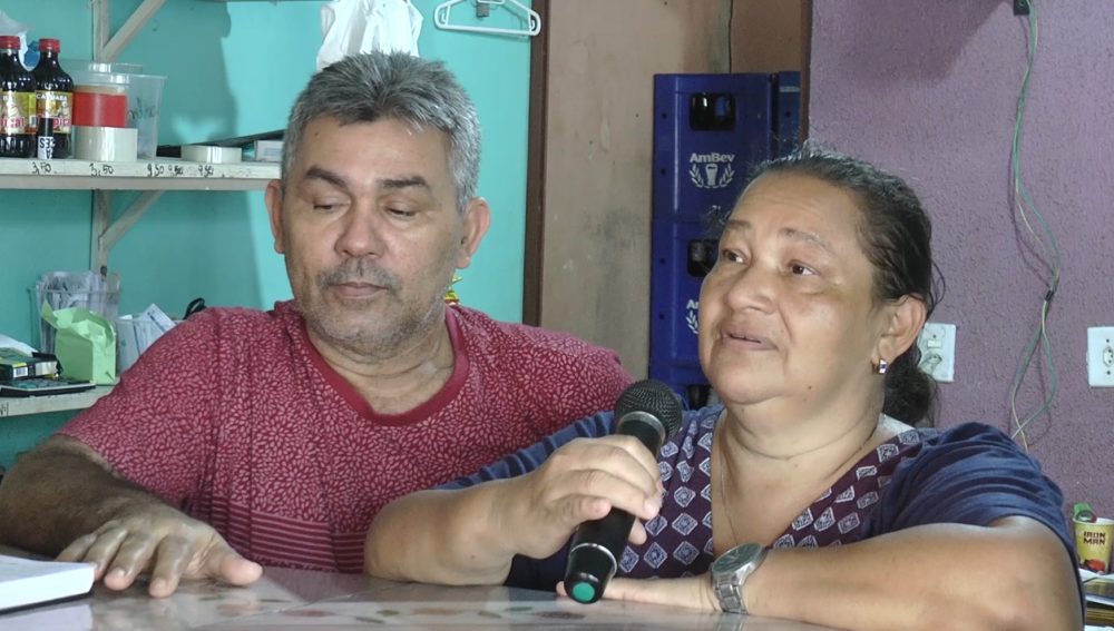 Superação e emoção marcam famílias que vão receber as primeiras certidões fundiárias da Prefeitura Superação e emoção marcam famílias que vão receber as primeiras certidões fundiárias da Prefeitura