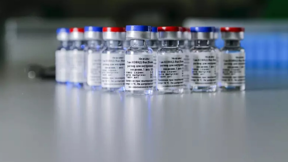Rússia testa vacina em forma de spray nasal para crianças Rússia testa vacina em forma de spray nasal para crianças