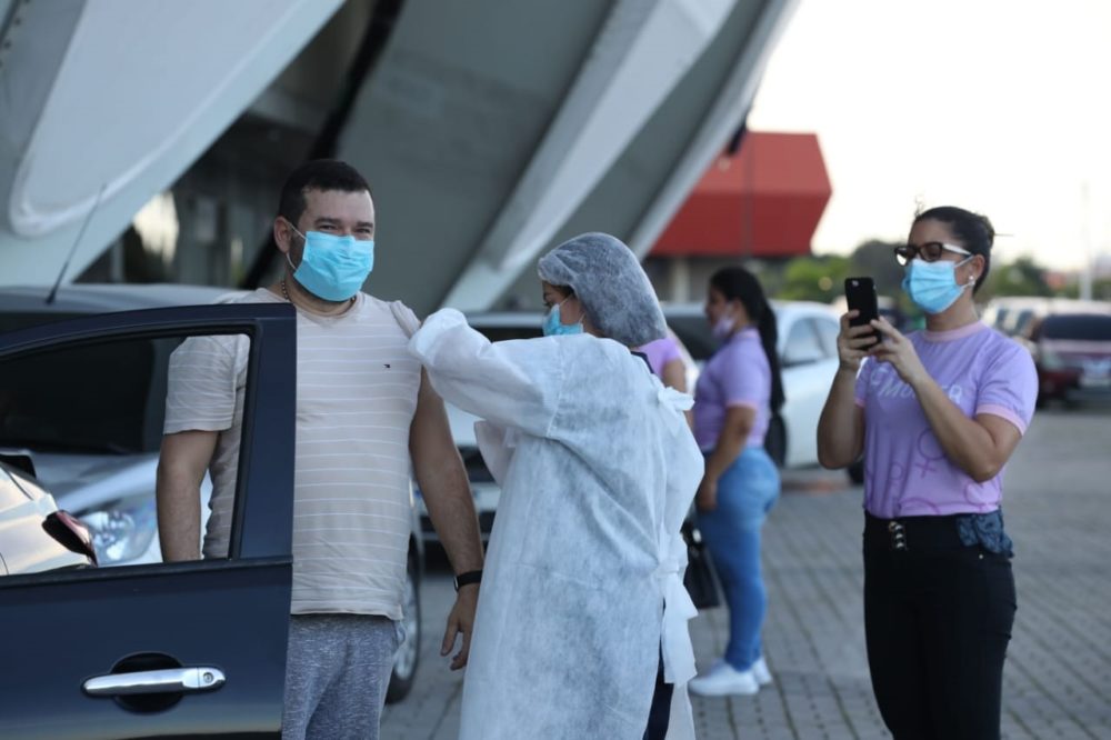 Mais de 50 mil pessoas de 45 a 51 anos foram vacinadas neste s&aacute;bado, at&eacute; &agrave;s 17h