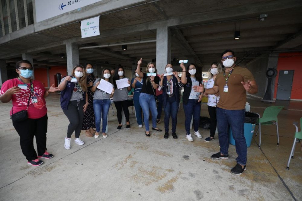 Manaus diz sim à vacina: mutirão tem mais de 135 mil vacinados no fim de semana Manaus diz sim à vacina: mutirão tem mais de 135 mil vacinados no fim de semana