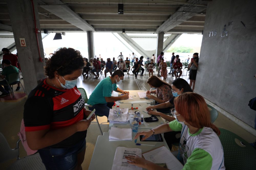 Atua&ccedil;&atilde;o de cerca de 3.800 servidores estaduais garante efici&ecirc;ncia da &lsquo;Vacina Amazonas&rsquo;