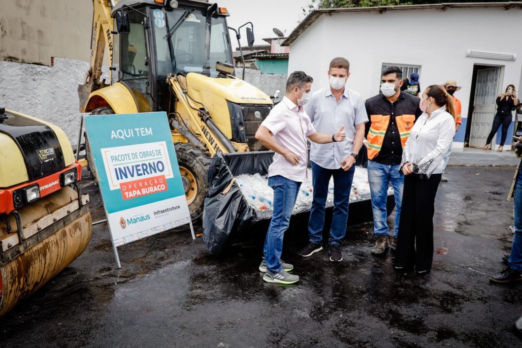 Após ataques, David Almeida e Marcos Rotta entregam Distrito de Obras revitalizado na zona Oeste Após ataques, David Almeida e Marcos Rotta entregam Distrito de Obras revitalizado na zona Oeste