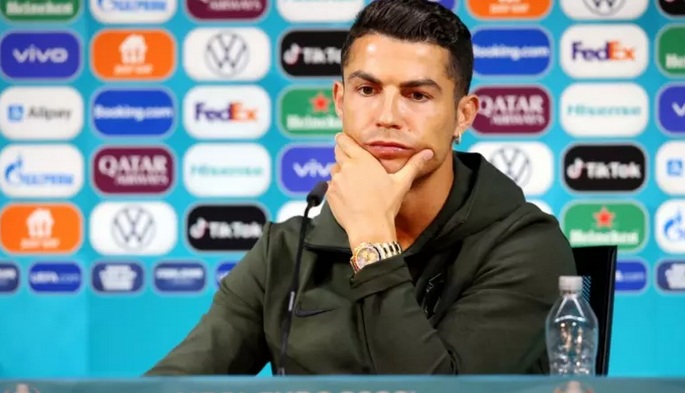 Uefa refor&ccedil;a regras de patroc&iacute;nio ap&oacute;s caso de Cristiano Ronaldo na Eurocopa