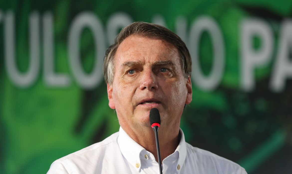 Bolsonaro inaugura 102km de asfalto em trecho da Transamaz&ocirc;nica