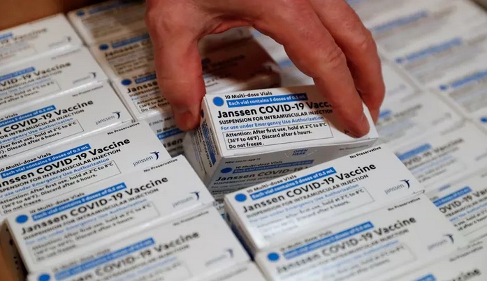 Após atrasos, lote com 1,5 milhão de doses da Janssen chega ao Brasil Após atrasos, lote com 1,5 milhão de doses da Janssen chega ao Brasil
