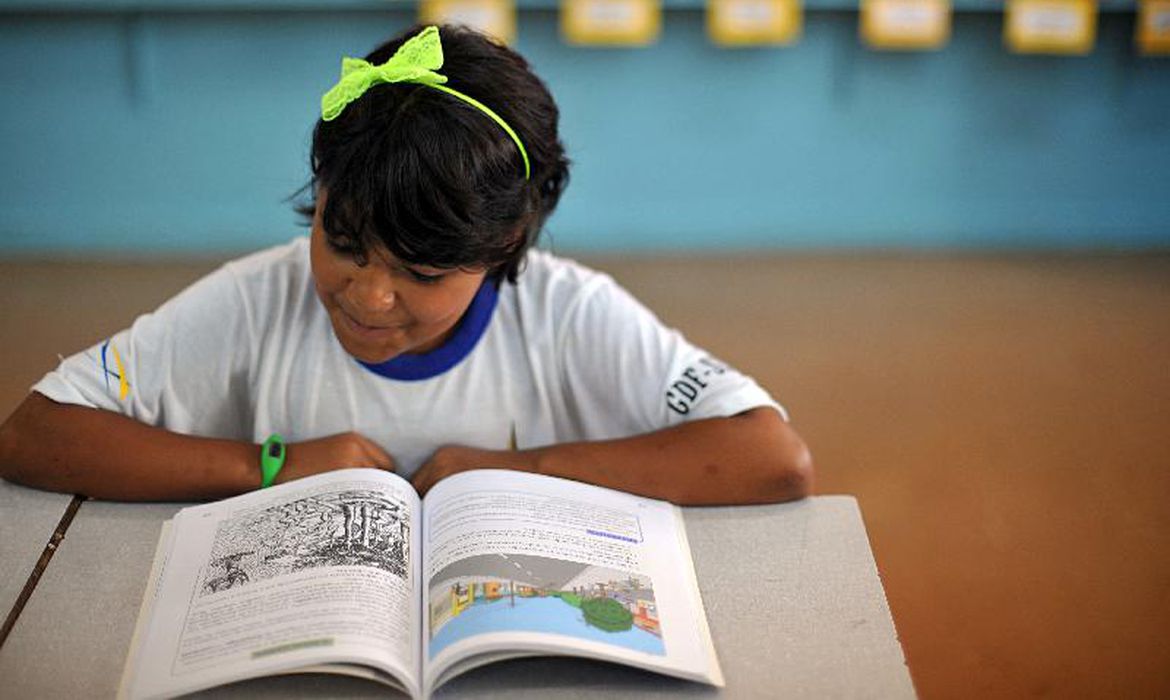 MEC lan&ccedil;a sistema que ajuda professores na alfabetiza&ccedil;&atilde;o