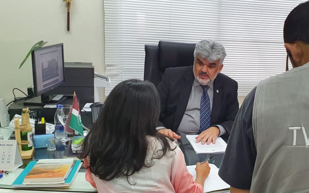 Conselheiro do TCE-AM suspende pregão da Prefeitura com gráfica Conselheiro do TCE-AM suspende pregão da Prefeitura com gráfica