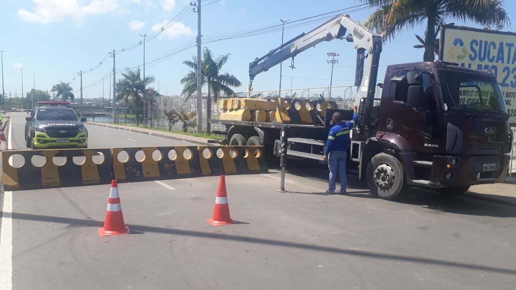 Prefeitura libera trecho da Lourenço Braga, interditada devido alagações Prefeitura libera trecho da Lourenço Braga, interditada devido alagações