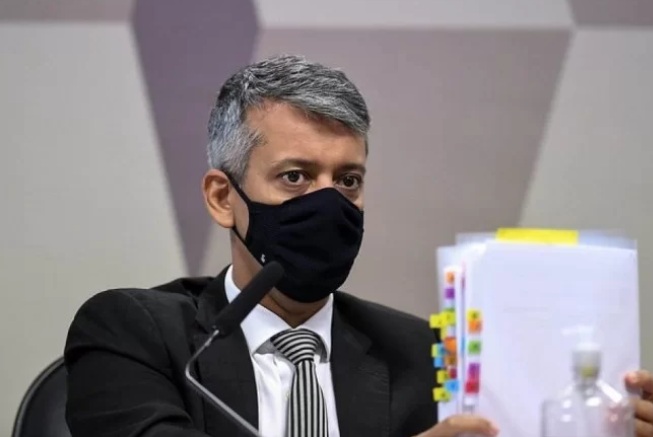 Omar Aziz manda prender Roberto Dias, apontado como respons&aacute;vel por pedido de propina