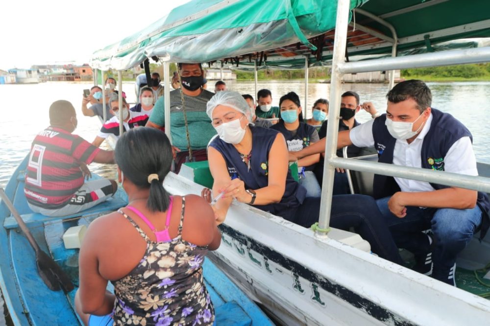 Grande a&ccedil;&atilde;o Vacina Amazonas em 5 munic&iacute;pios alcan&ccedil;a 15 mil pessoas vacinadas