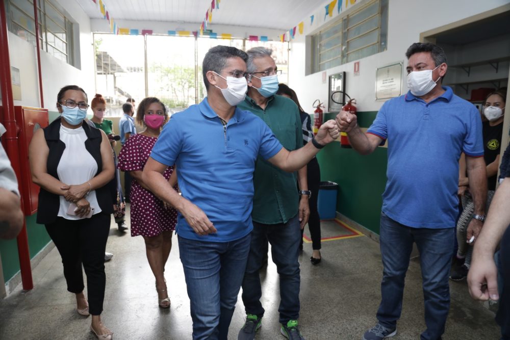 David Almeida determina prazo de 30 dias para construtora concluir obras inacabadas de escolas David Almeida determina prazo de 30 dias para construtora concluir obras inacabadas de escolas