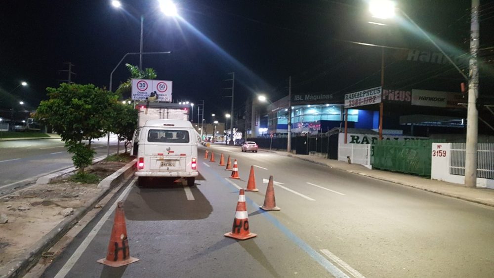 Avenida Max Teixeira recebe sinalização de velocidade máxima Avenida Max Teixeira recebe sinalização de velocidade máxima