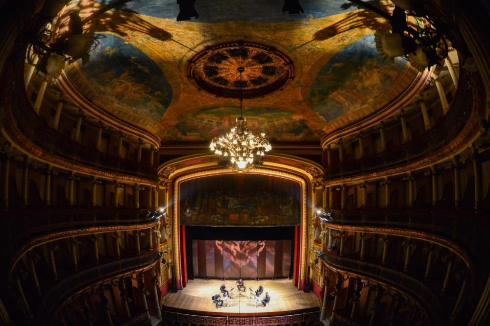 Na reabertura, Teatro Amazonas terá plateia nos espetáculos a partir de terça (20/07) Na reabertura, Teatro Amazonas terá plateia nos espetáculos a partir de terça (20/07)