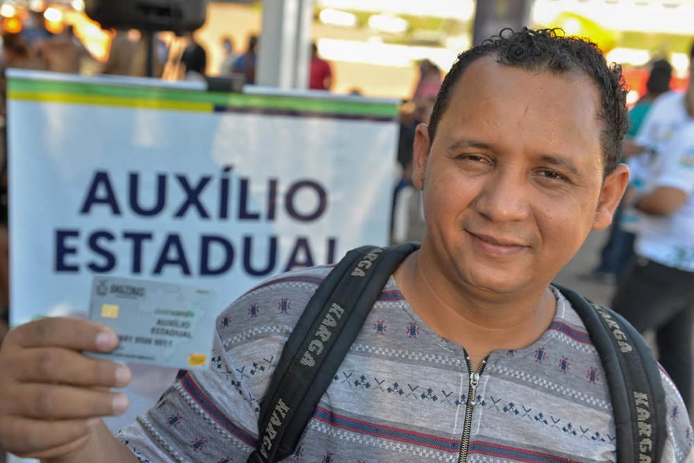 Mais de 500 artistas de Manacapuru serão beneficiados com cartões do Auxílio Estadual Mais de 500 artistas de Manacapuru serão beneficiados com cartões do Auxílio Estadual