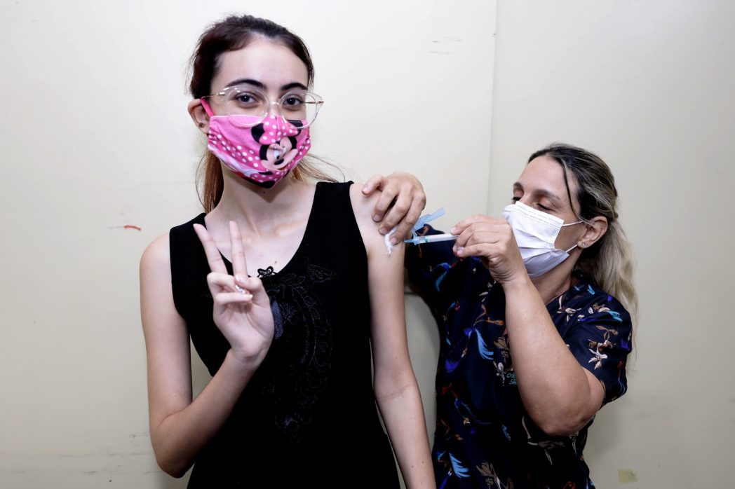 Manaus tem mais de 11 mil doses aplicadas nas primeiras horas de atendimento para 18 anos