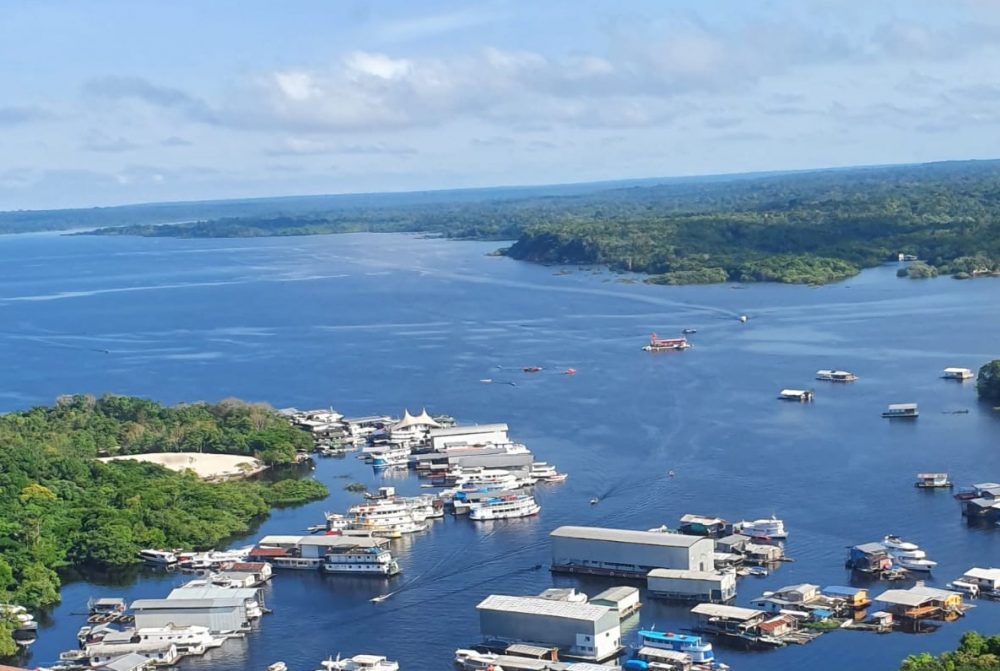 Bombeiros encontram um corpo e lancha ap&oacute;s colis&atilde;o de embarca&ccedil;&otilde;es na Marina do David