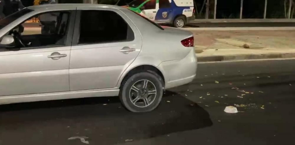Homem tenta atravessar a rua e é atropelado violentamente no Distrito Industrial Homem tenta atravessar a rua e é atropelado violentamente no Distrito Industrial