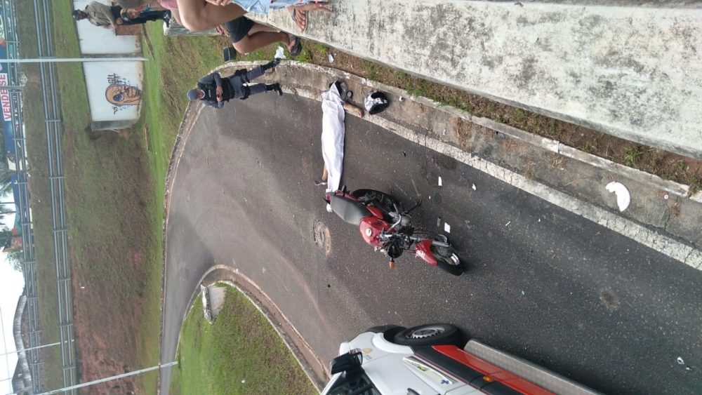 Motociclista morre ao perder controle de veículo em curva no São Raimundo Motociclista morre ao perder controle de veículo em curva no São Raimundo