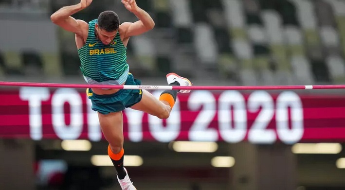 Brasileiro Thiago Braz conquista o bronze no salto com vara