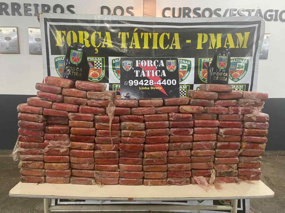 Força Tática apreende 128 tabletes de maconha e prende 4 homens