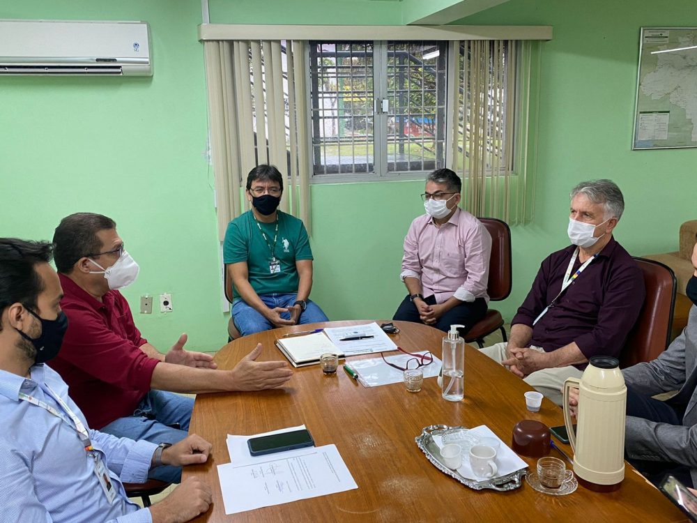 Ipaam e Semmas discutem ações para a regularização de flutuantes na orla de Manaus