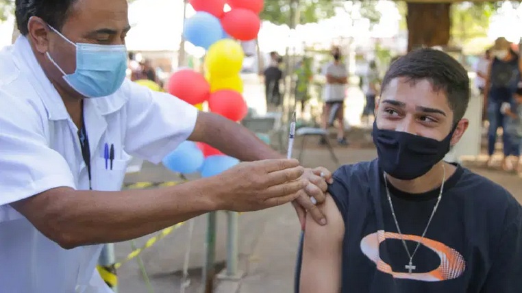 Brasil registra 894 mortes e 30.872 casos de Covid-19 nas últimas 24h