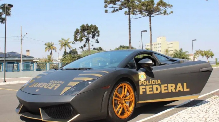 Conheça o veículo esportivo de luxo utilizado pela Polícia Federal