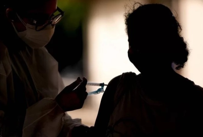 Covid: Saúde não garantirá vacinas para estados que adotarem 'regras próprias'
