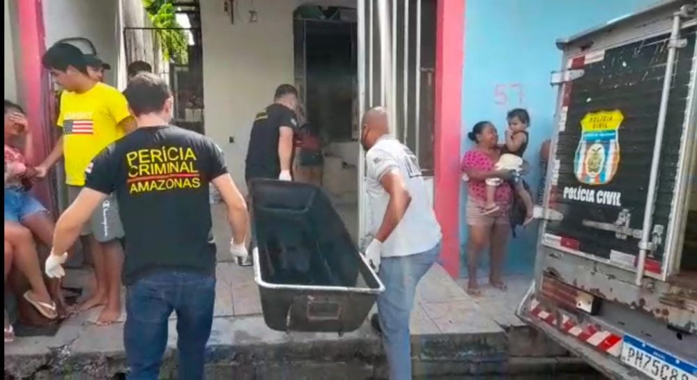 Filho encontra pai morto com tiro na cabeça na Cidade de Deus