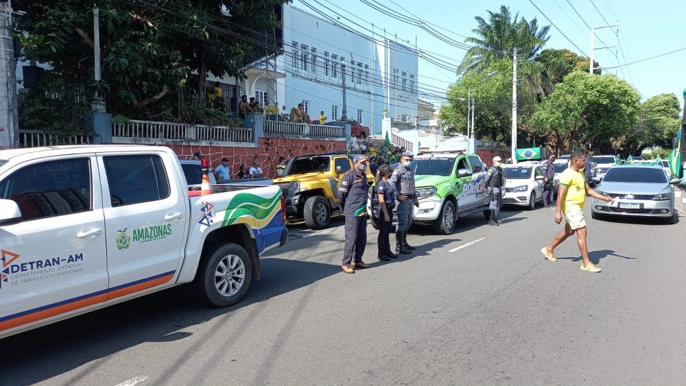 Neot realizou oito operações no feriadão com foco nas carretas, Lei Seca e atuação em manifestações