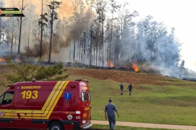Pelo menos sete pessoas morrem em queda de avião em Piracicaba