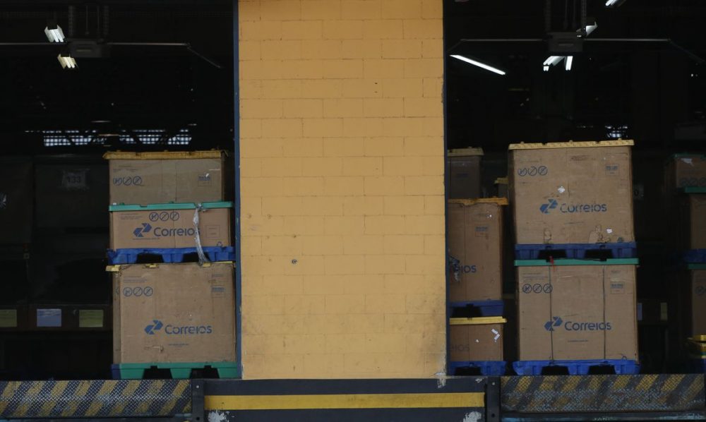 De roupa íntima a joias, veja o que será leiloado pelos Correios