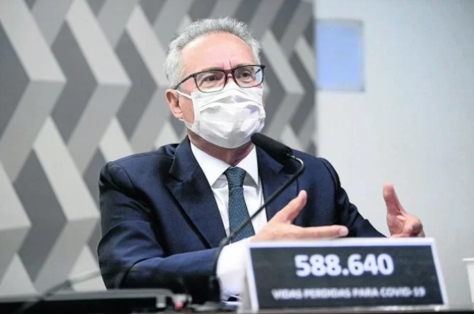 Relator da CPI, Renan Calheiros quer Bolsonaro indiciado por prevaricação