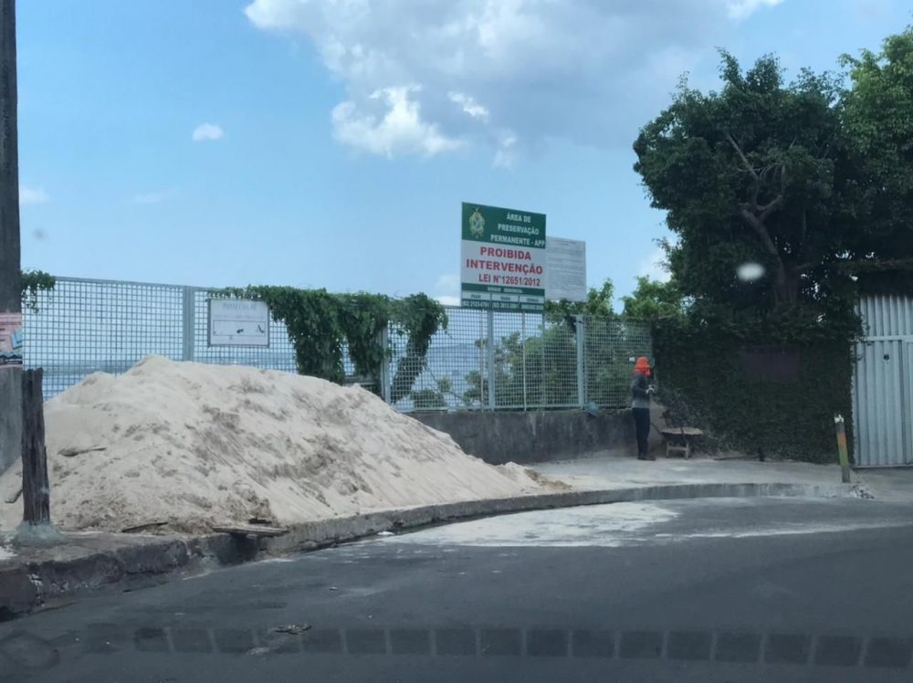Obstrução de calçadas e logradouros lidera a fiscalização de postura da Prefeitura