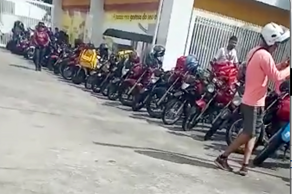 Agressão a motoboy em condomínio de luxo Agressão a motoboy em condomínio de luxo