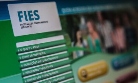 Pré-selecionados no Fies 2025 devem concluir inscrição até hoje